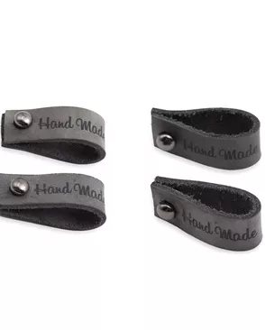 Кожаная бирка с кнопкой 'Hand Made' арт. АРС-24291-1-АРС0001229987 Кожаная бирка с кнопкой 'Hand Made' арт. АРС-24291-1-АРС0001229987